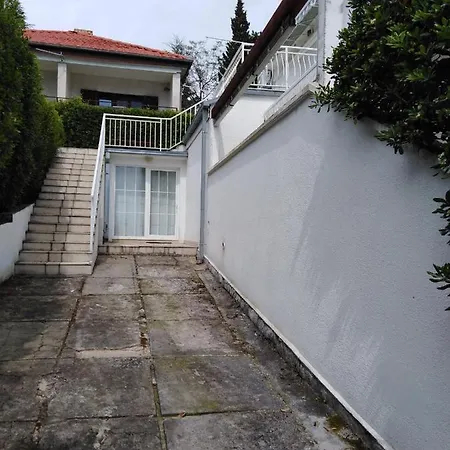 Crikvenica Apartment *